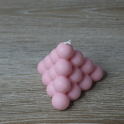 Bougie Pyramide “Rondeur de Vie” – Octobre Rose