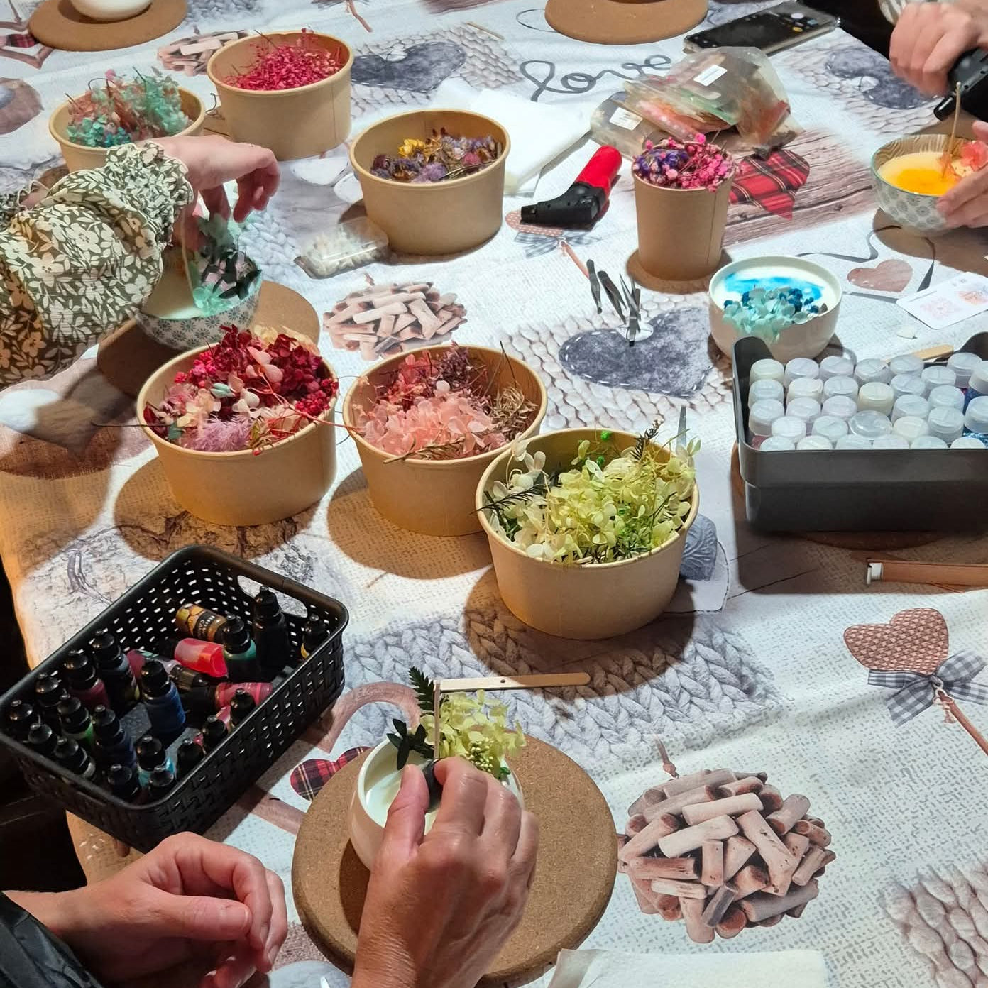 Atelier Bougie Fleurie avec Fleurs Séchées